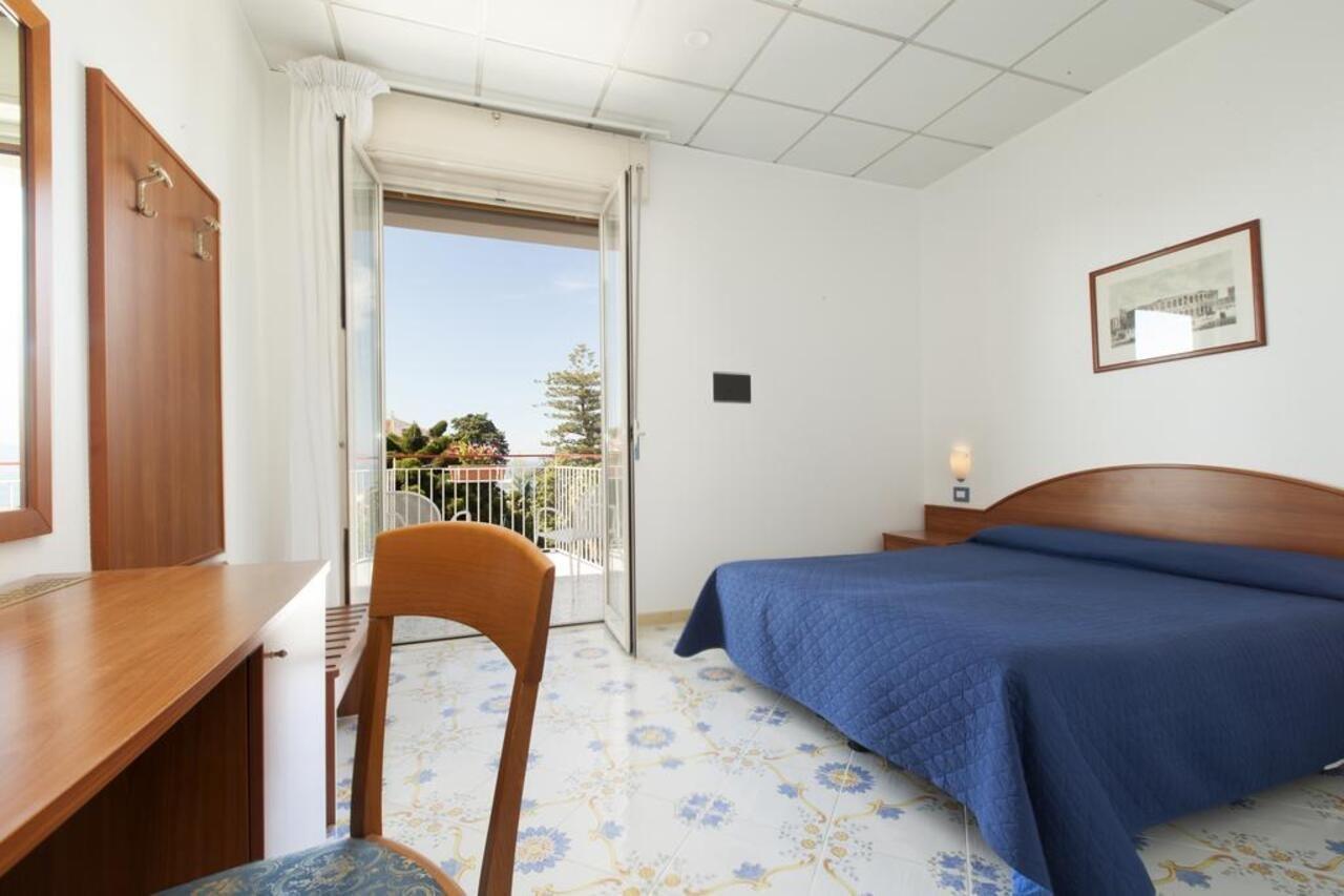 Hotel La Meridiana أنغياري المظهر الخارجي الصورة