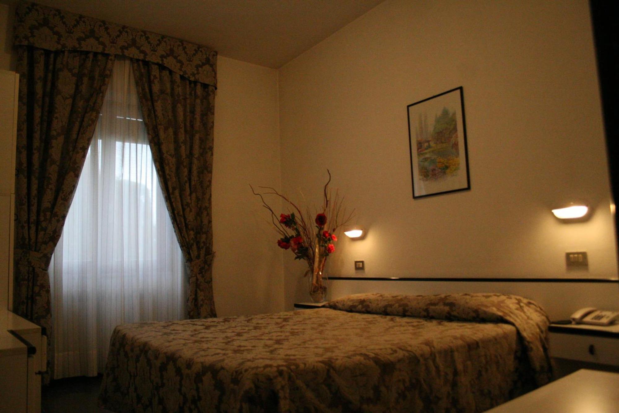 Hotel La Meridiana أنغياري المظهر الخارجي الصورة