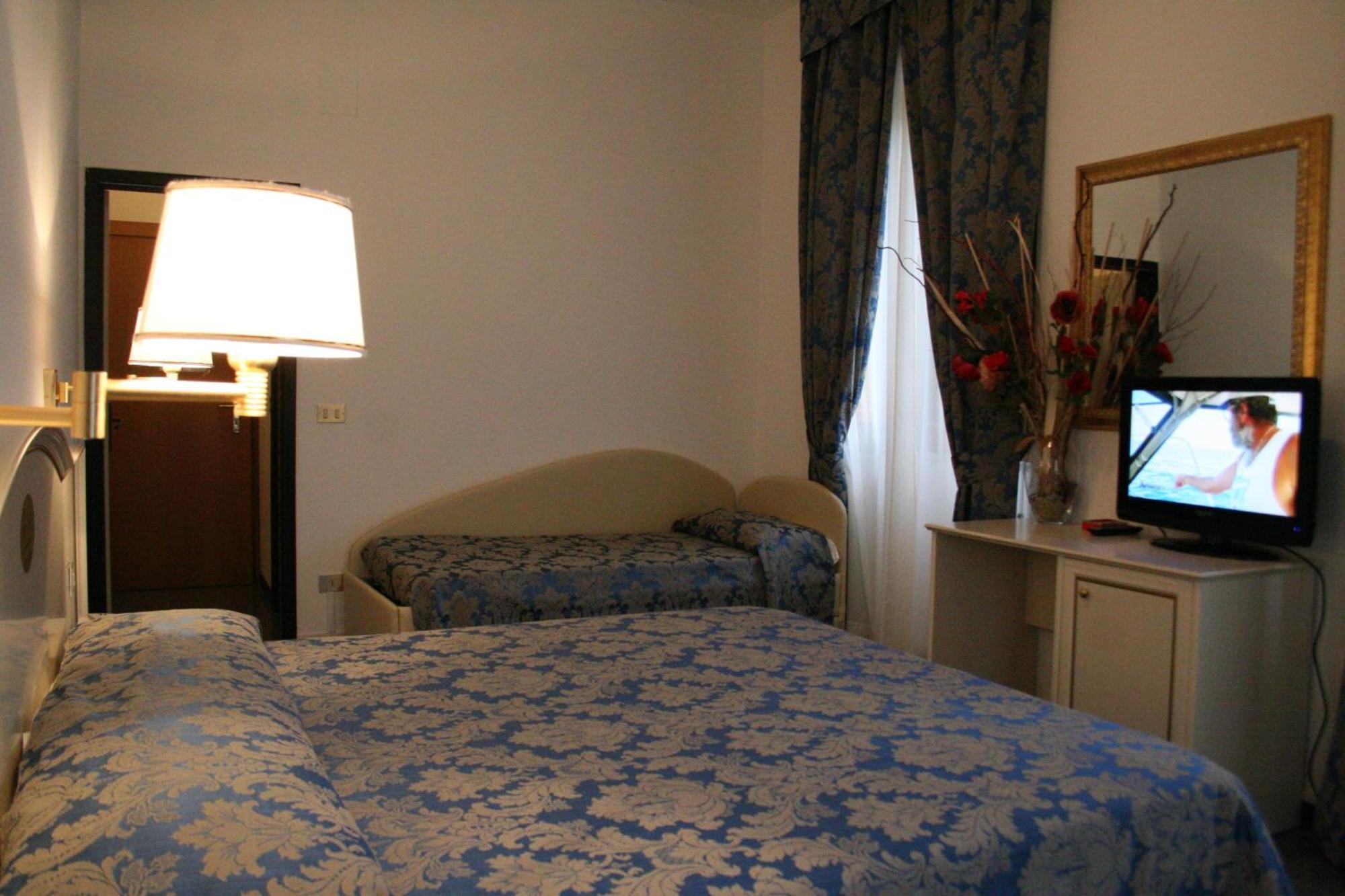 Hotel La Meridiana أنغياري المظهر الخارجي الصورة