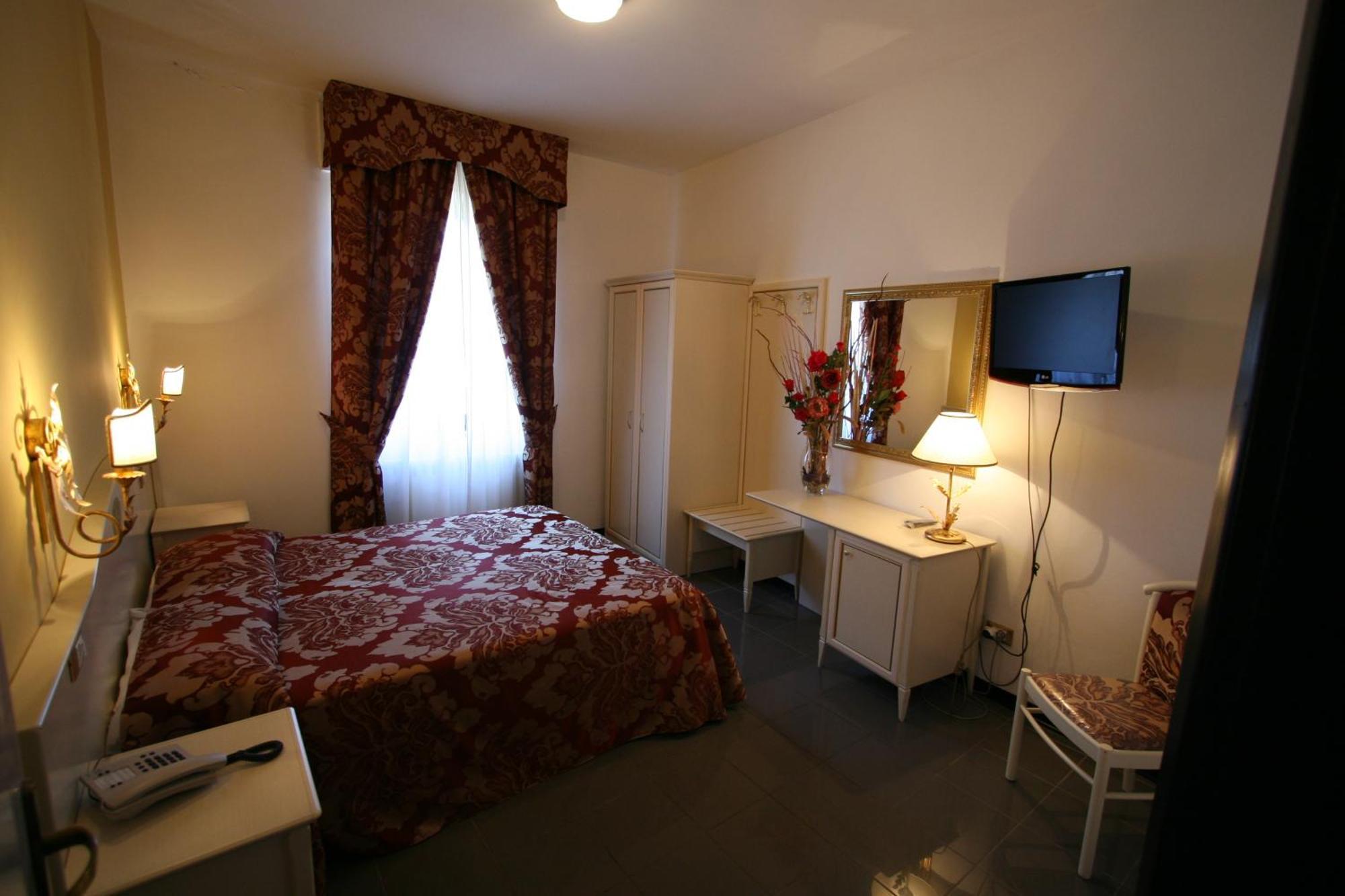 Hotel La Meridiana أنغياري المظهر الخارجي الصورة