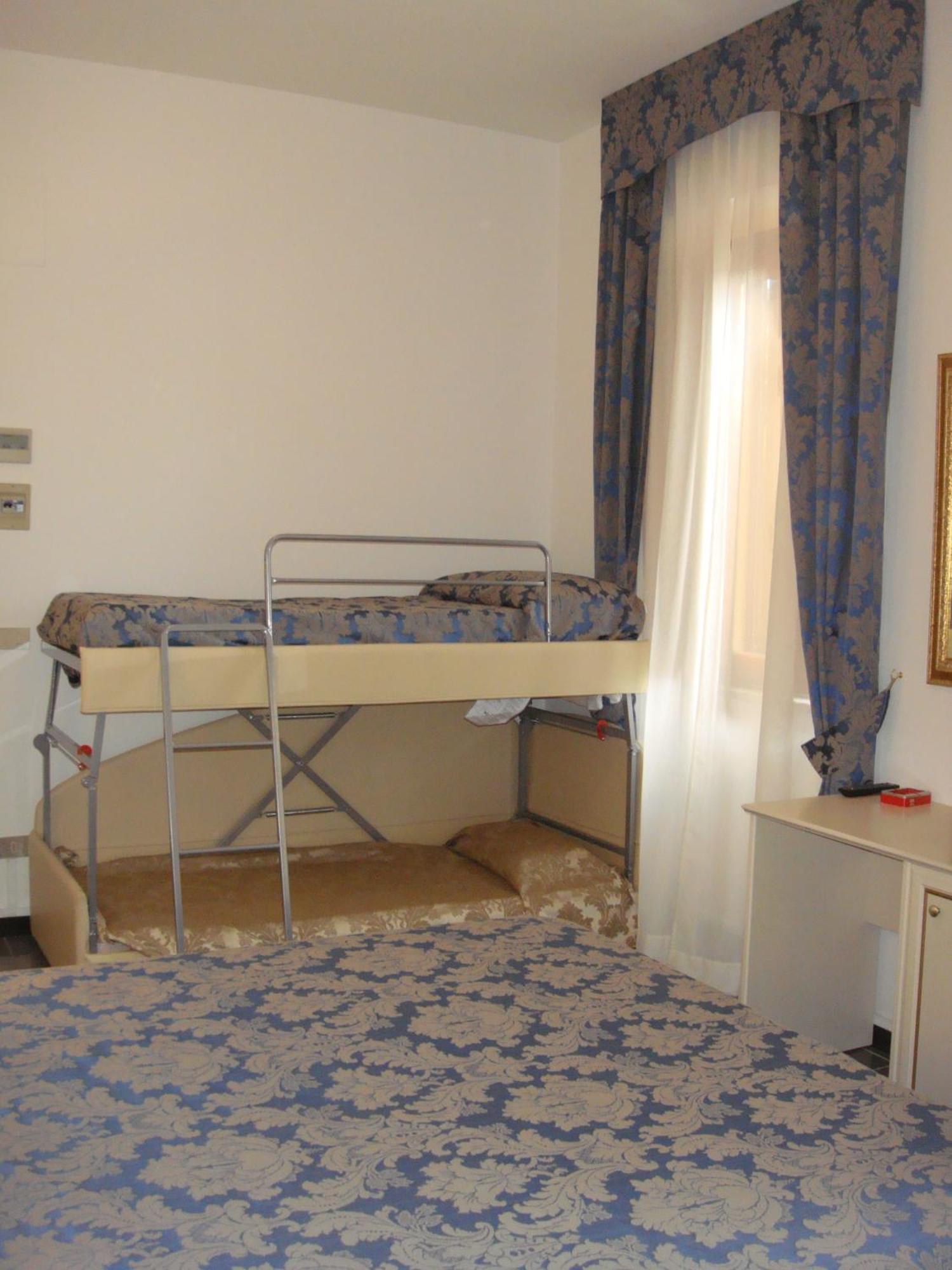 Hotel La Meridiana أنغياري المظهر الخارجي الصورة